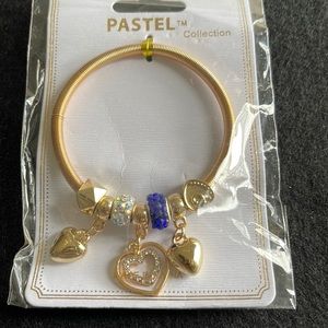 Gold Tone Wire Heart Bracelet